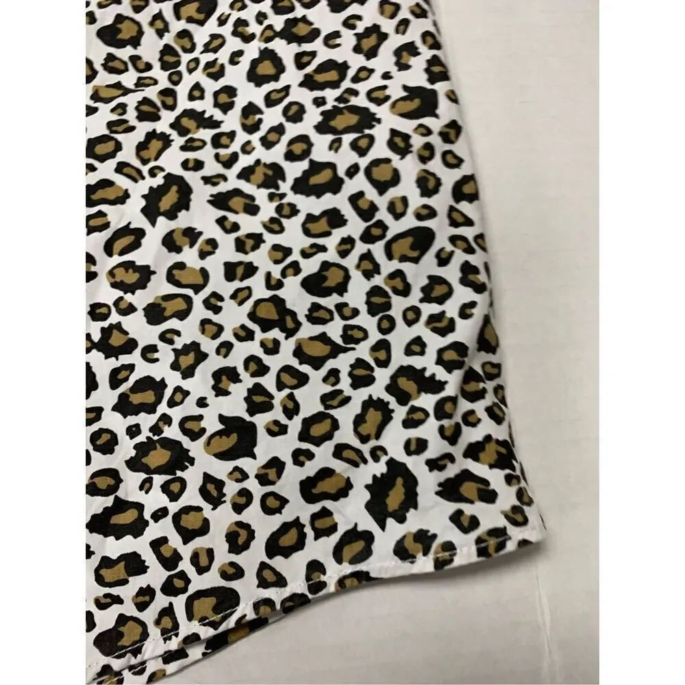 Cheetah Patterned Button Down Top - Picture 2 of 8